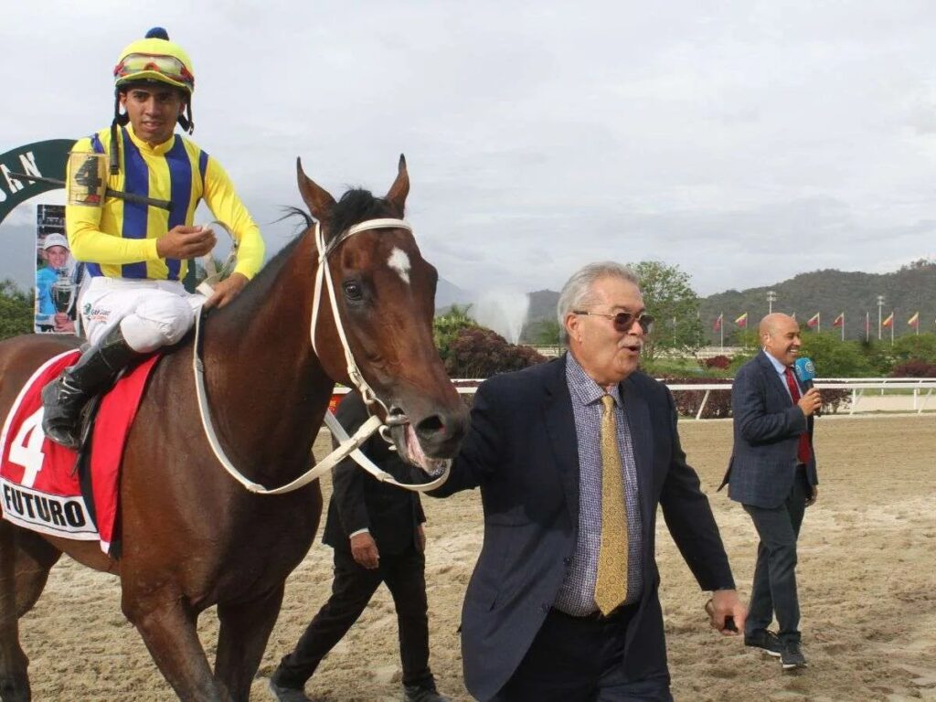Jhonatan Aray regresa con tres compromisos