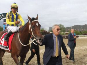 Jhonatan Aray regresa con tres compromisos
