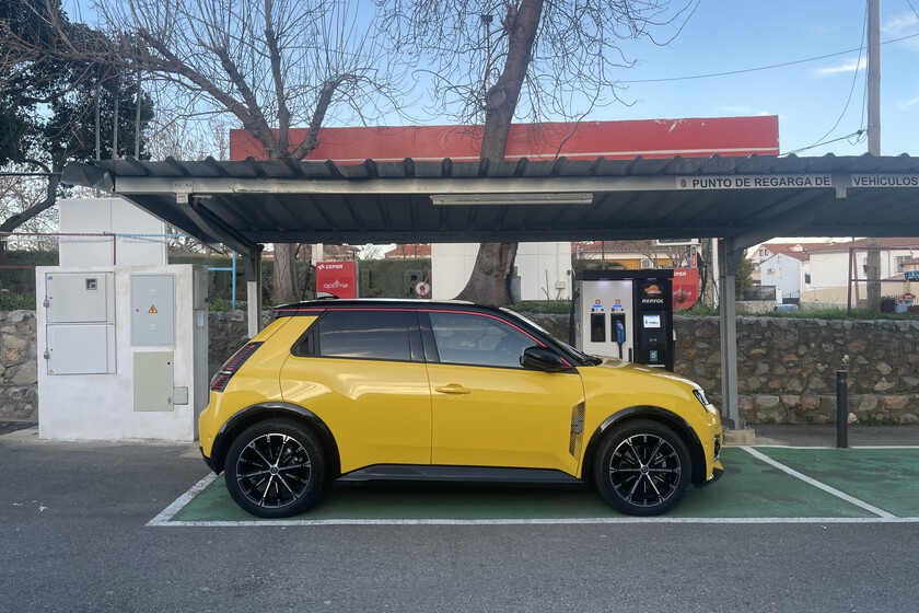 el coche eléctrico lo tenía complicado en España pero sin Plan MOVES a la vista se desangra