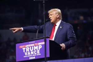 Trump quiere aplicar aranceles de más del 25% a los chips y eso significa una cosa: portátiles mucho más caros