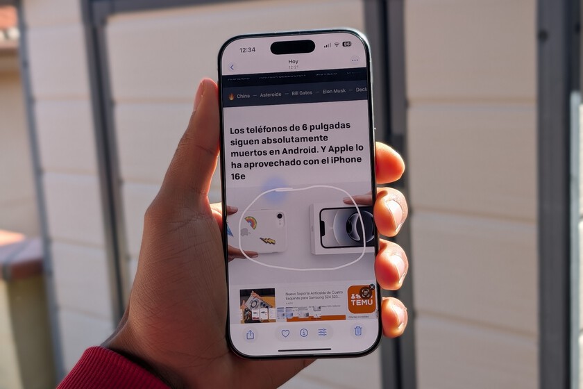 Las tecnológicas están obsesionadas con que usemos su IA. Y Google quiere hacer lo mismo con el iPhone