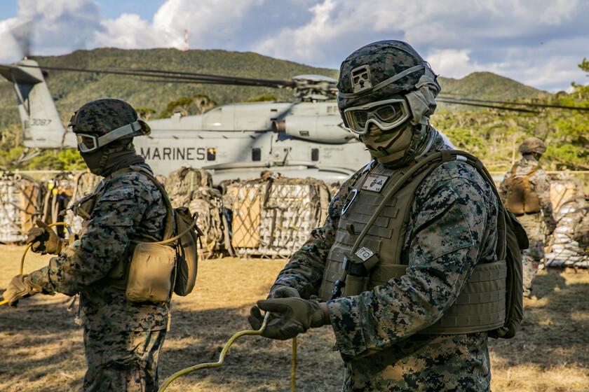 Una sola isla alberga el 70% de las bases militares de EEUU en Japón. Hay una razón de peso para que no salgan: China