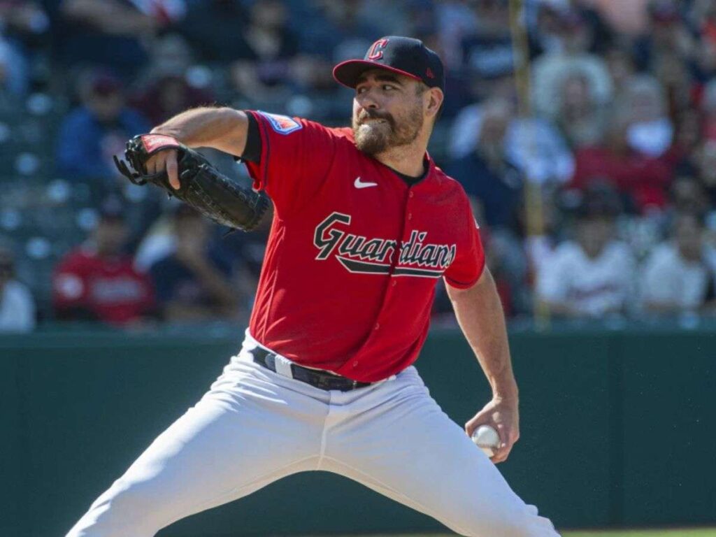Los Medias Rojas incorporan al lanzador Matt Moore