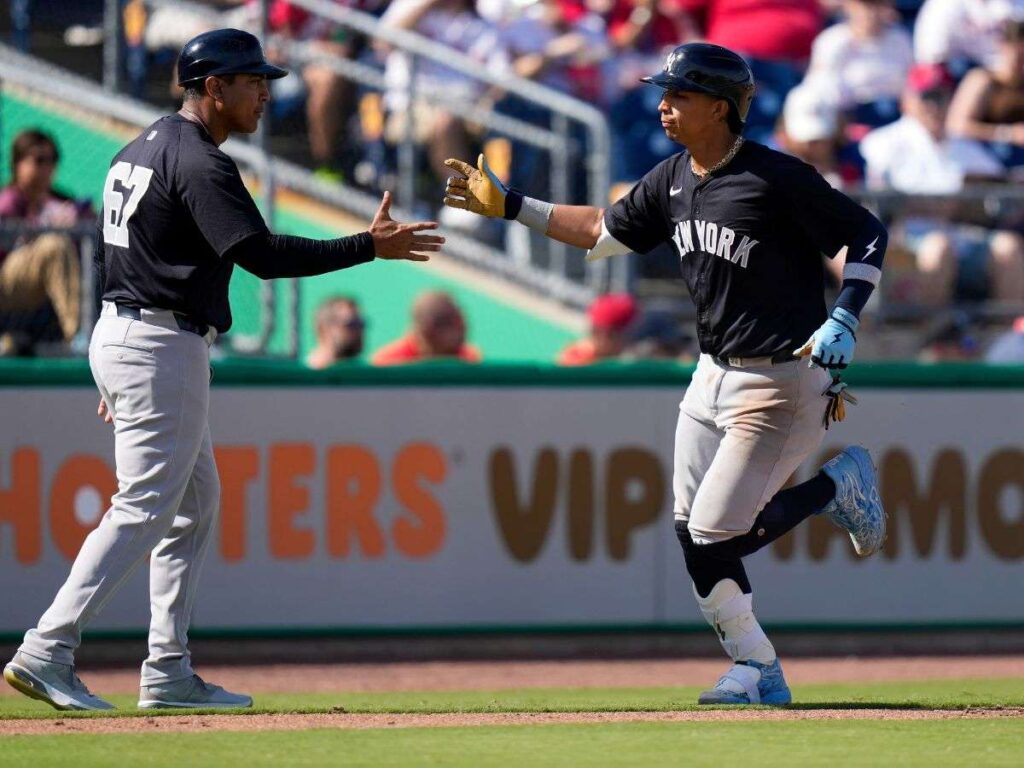 Oswaldo Cabrera se fue para la calle frente a Phillies