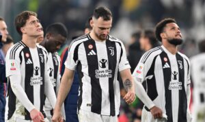 Los jugadores del Juventus se lamenta tras el partido de cuartos de la Coppa Italia.EFE/EPA/ALESSANDRO DI MARCO
