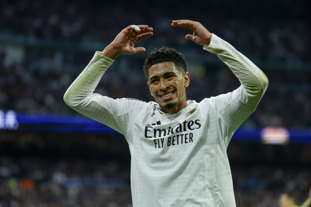 El centrocampista inglés del Real Madrid Jude Bellingham durante el partido de LaLiga que disputaron en la pasada jornada el Real Madrid y el Sevilla en el estadio Santiago Bernabéu. EFE/ JuanJo Martín