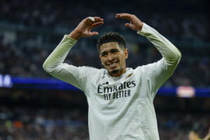 El centrocampista inglés del Real Madrid Jude Bellingham durante el partido de LaLiga que disputaron en la pasada jornada el Real Madrid y el Sevilla en el estadio Santiago Bernabéu. EFE/ JuanJo Martín