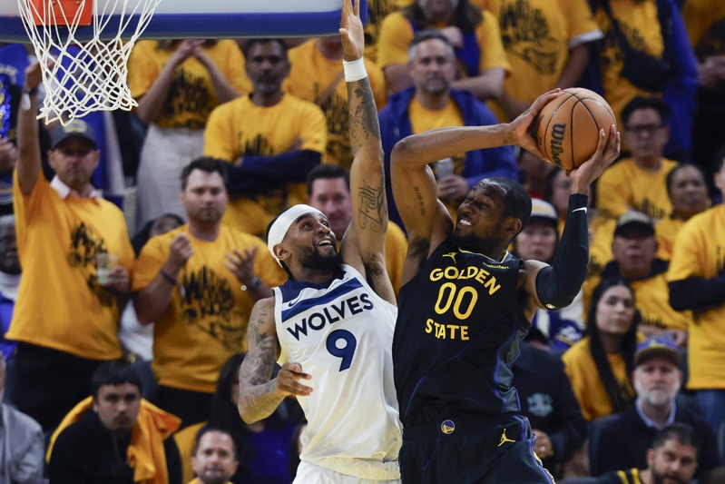 Warriors al borde y Timberwolves a un triunfo de la final del Oeste