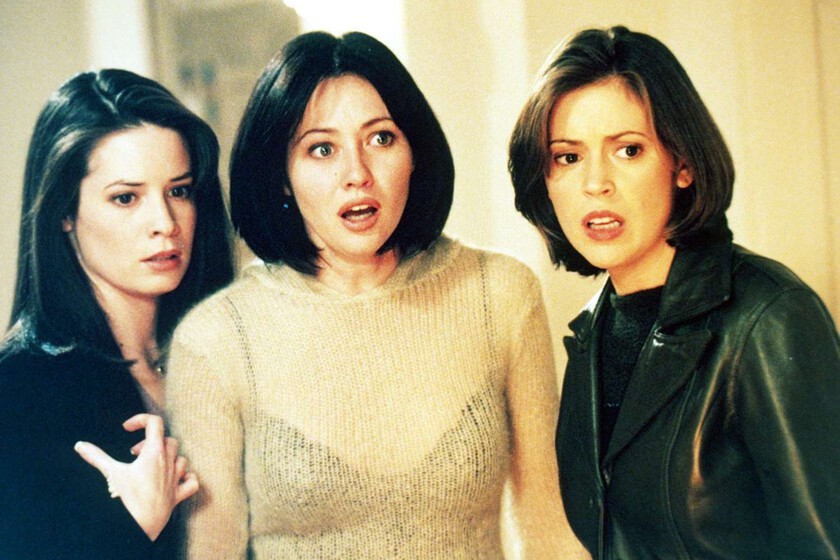 "Las personas heridas van a hacer daño a los demás". Alyssa Milano rompe su silencio sobre las acusaciones de que obligó a que despidiesen a Shannen Doherty de 'Embrujadas'