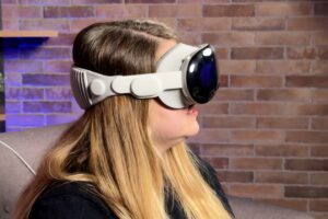 Ni la descomunal densidad de píxeles de las Vision Pro es suficiente. La realidad aumentada pedirá pantallas 8K