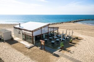 más chiringuitos en las playas