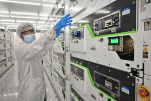 Japón ha encontrado un filón vendiendo máquinas para chips a China