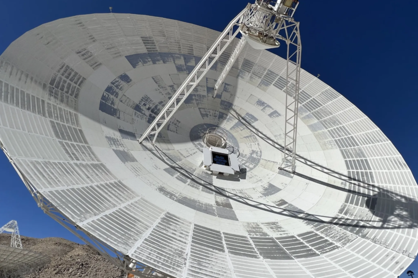 La NASA está recibiendo una mezcla de señales de radio y láser. Es parte de un expermimento que nos ayudará a llegar a Marte