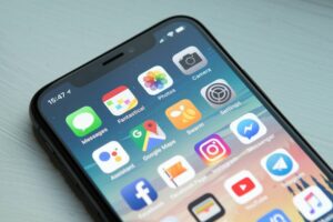 Apple mata las Progressive Web Apps en los iPhones en la UE para cumplir con la DMA. Los desarrolladores no están contentos