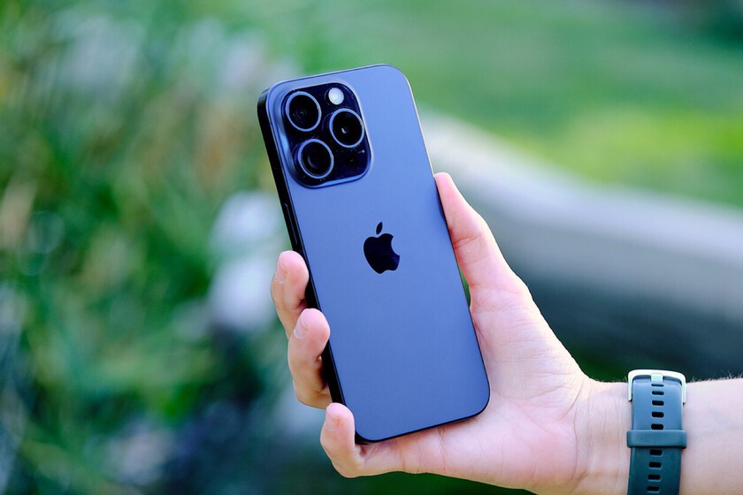 Siete de los diez móviles más vendidos de 2023 fueron un iPhone. Los siete primeros