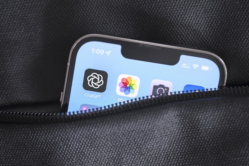 ChatGPT lleva horas dando respuestas que son un completo galimatías. Hasta escribe en Spanglish