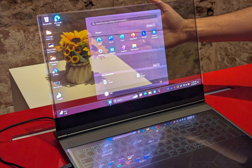 El primer portátil transparente es de Lenovo. Tras probarlo estoy convencido de que no será el único