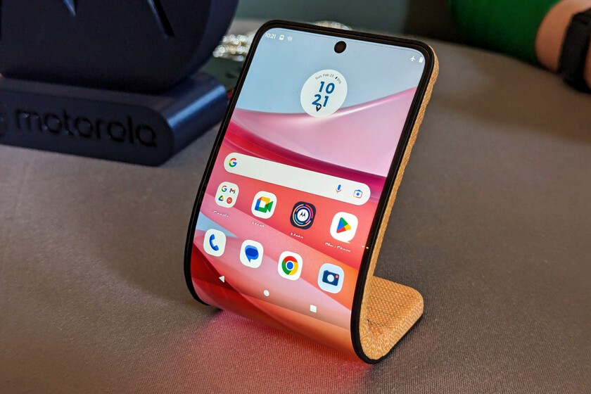 Este plegable de Motorola sí es verdaderamente flexible. Un prototipo que marca la evolución de los móviles tipo concha