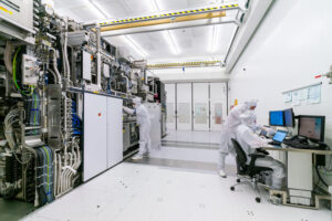 Huawei sigue sacando oro de los 7 nm de SMIC. Ya tiene un chip para servidores comparable a Zen 3 en mononúcleo