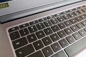 Los Chromebook son los únicos portátiles con el teclado en minúsculas. Google ha explicado por qué