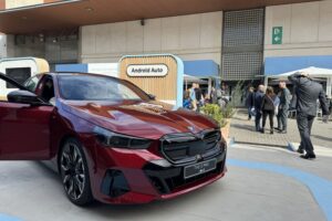 Vine al MWC 2024 buscando móviles. Acabé viendo coches eléctricos por cada rincón