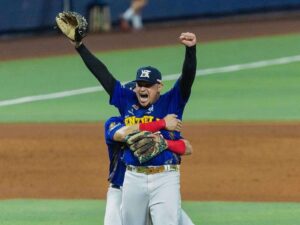 Ángel Padrón hace historia y Tiburones sueña en grande