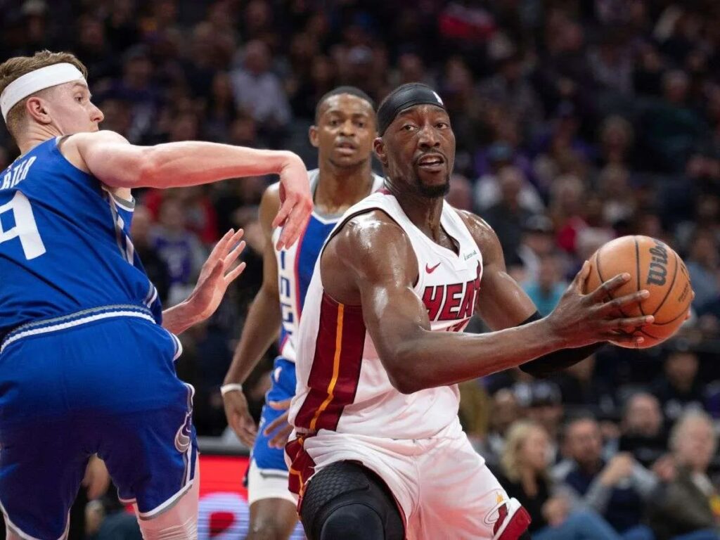 Adebayo impulsó al Heat sobre Kings