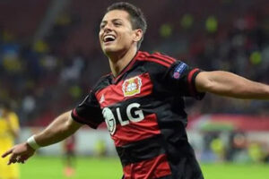 Javier 'Chicharito' Hernández durante su paso por el Bayer Leverkusen de la Bundesliga. (Foto: Twitter @bayer04_es)