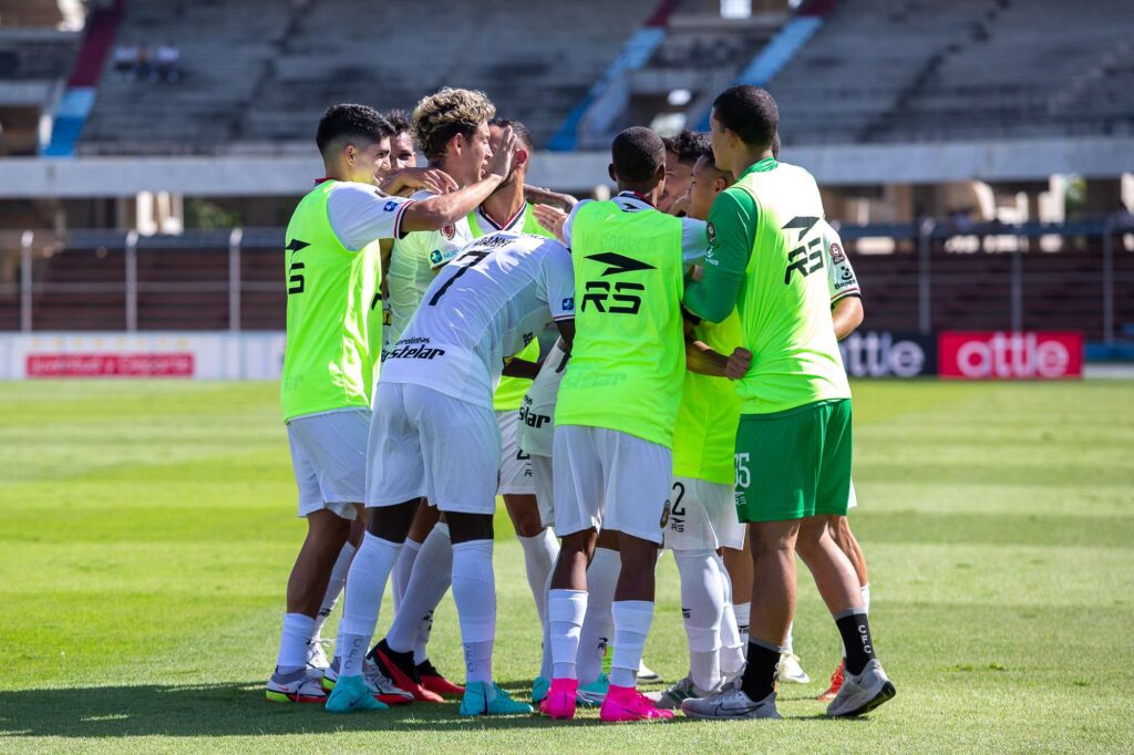 Caracas FC ganó con el empuje de sus chamos