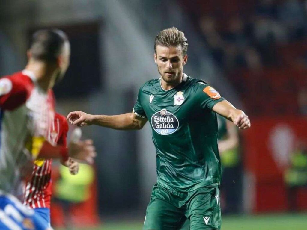 Christian Santos jugaría con el CD Arenteiro