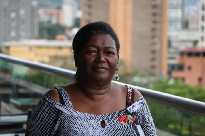 Profesora Elsa Castillo anuncia su candidatura presidencial