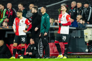 Feyenoord y Santiago Giménez no pueden con la Roma