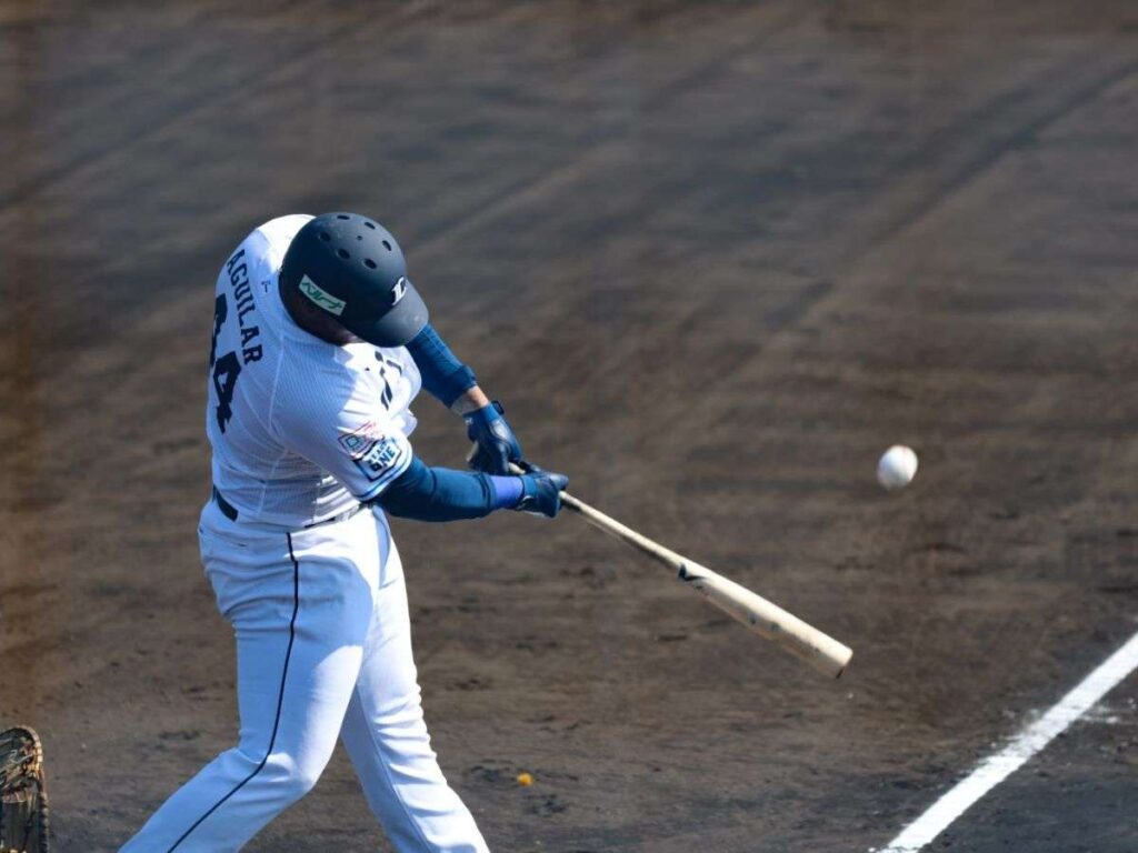 Jesús Aguilar ya muestra su poder en Japón