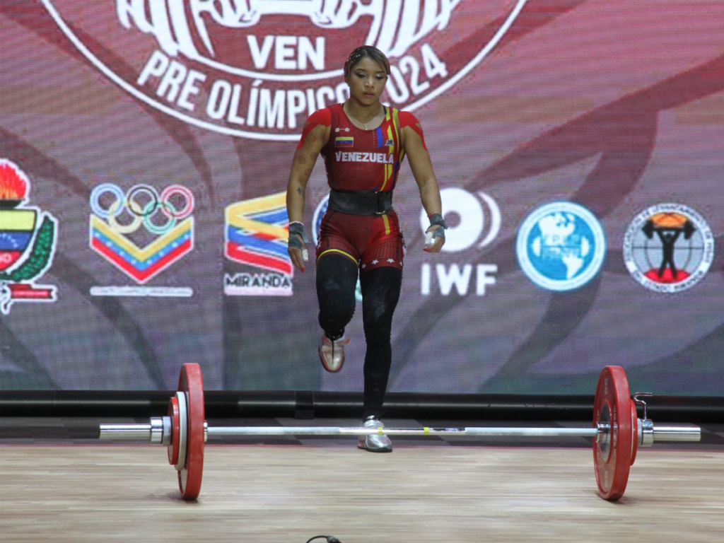 Echandia se colgó Oro en envión Panamericano