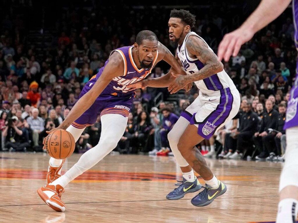 Kevin Durant impulsó a los Suns