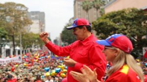 "No volverán las oligarquías ni los apellidos a mandar en este país"