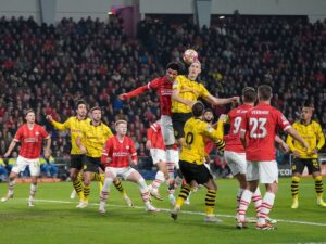 PSV y Dortmund no pasaron del empate