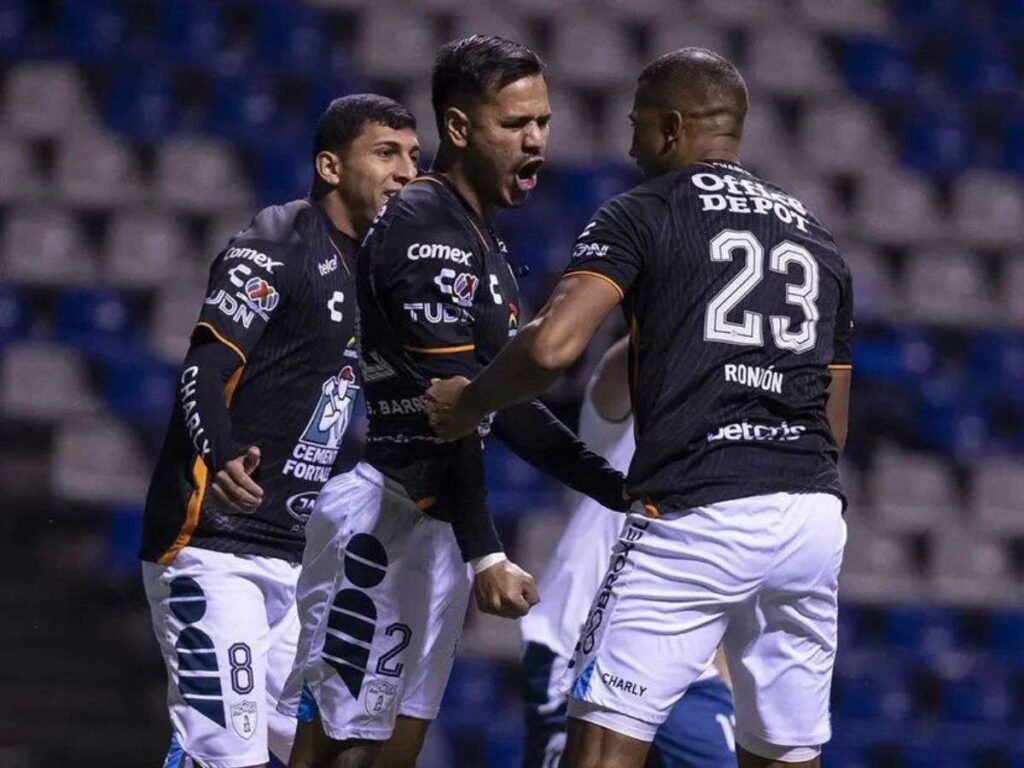 Rondón colaboró en goleada de Pachuca