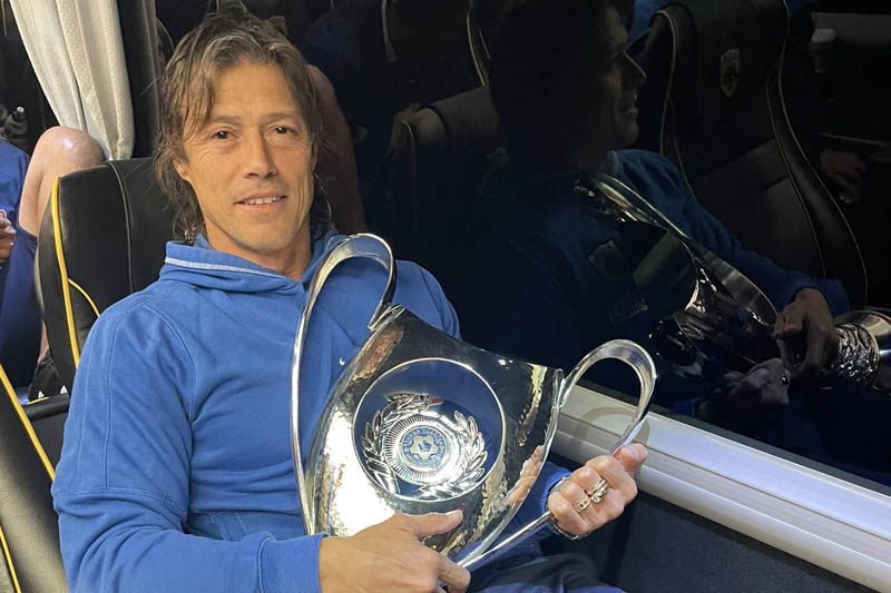 Matías Almeyda, mejor técnico del año en Grecia
