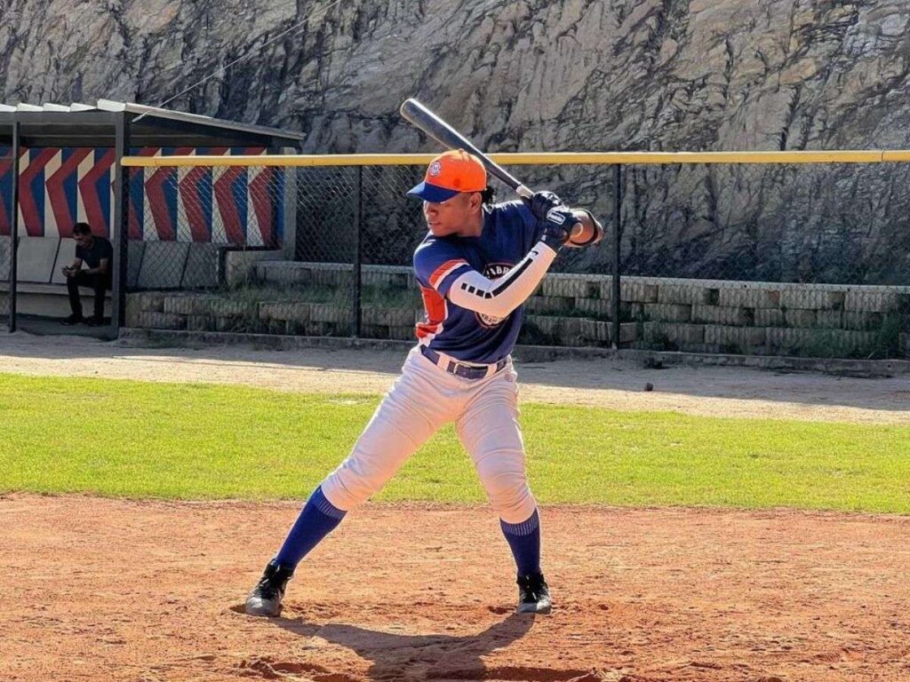 Rojos de Cincinnati firmó al prospecto Rey Reyes 