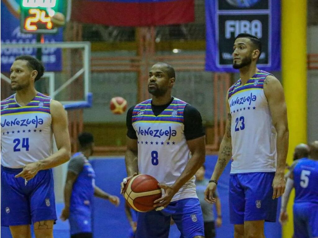 Así llegan los 12 de Venezuela para enfrentar a Colombia