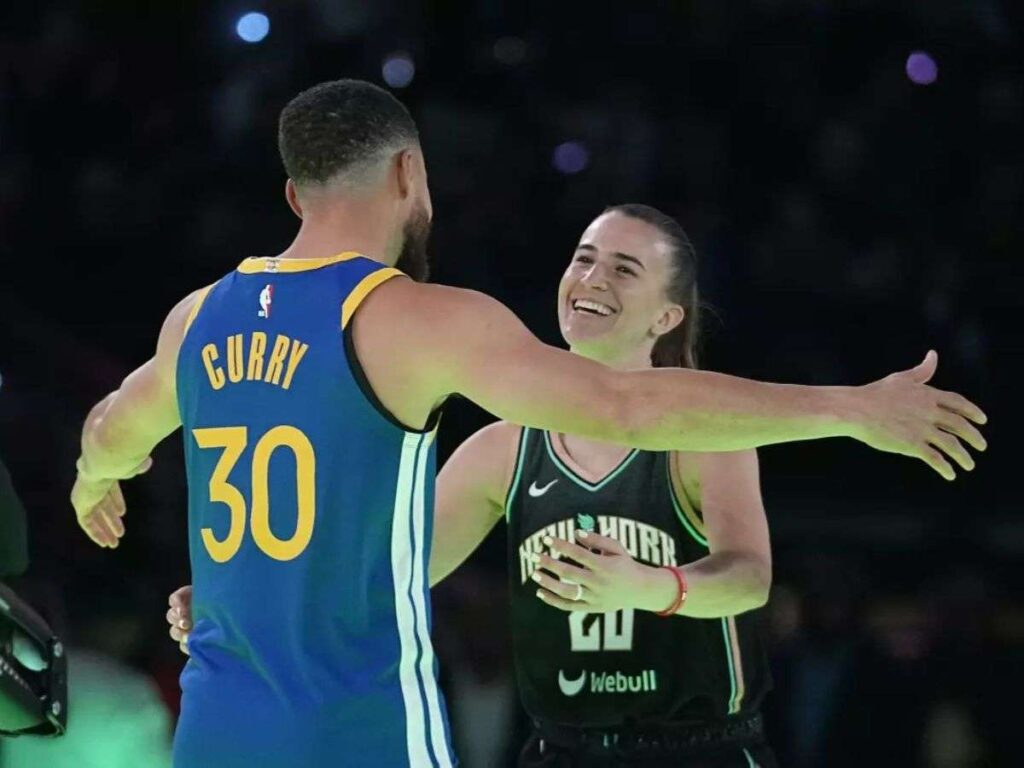 Curry superó a Ionescu en histórico duelo de triples