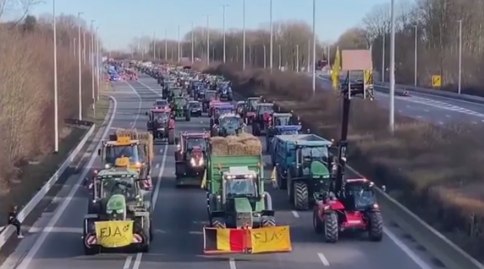Las protestas de agricultores se extienden a España y Portugal y una gran tractorada se concentra en Bruselas