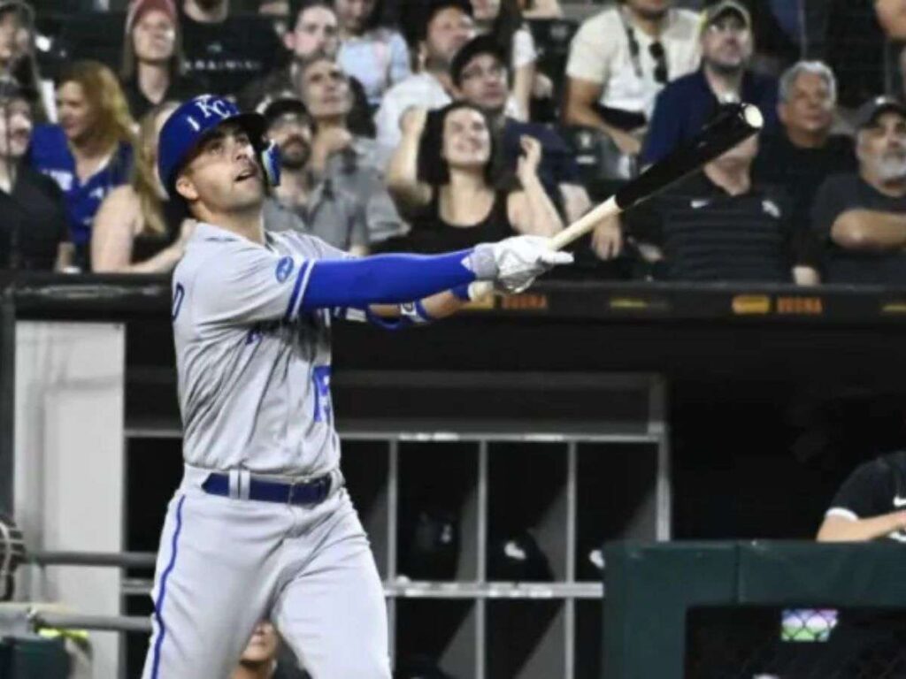 Whit Merrifield firmó acuerdo con los Phillies