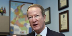 Exembajador Brownfield pidió reimposición de sanciones a Venezuela en apoyo a María Corina Machado