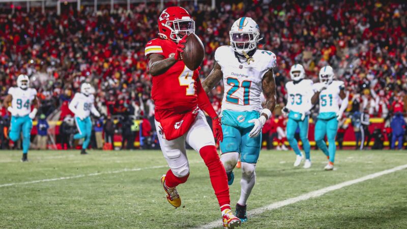 Los Chiefs de Kansas City en contra de los Dolphins de Miami en la NFL. (Foto: 'X' Chiefs Kansas City)