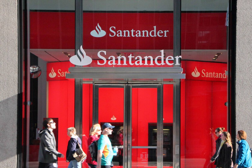 Un problema informático en el Banco Santander muestra cobros por duplicado. No es un ciberataque, asegura el banco