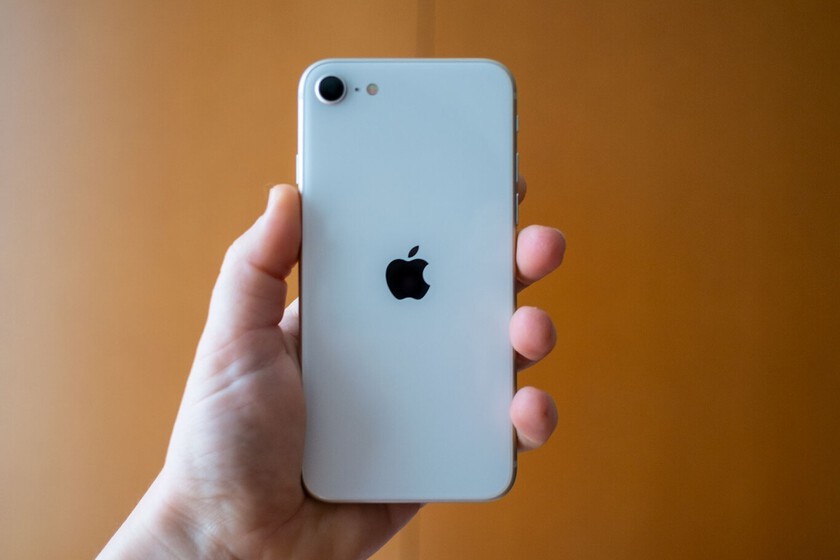 El diseño del iPhone SE 4 asoma la patita. Es exactamente lo que estábamos imaginando