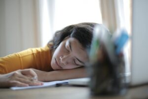 la tendencia laboral que adapta tu jornada para trabajar solo cuando tu cerebro es más productivo