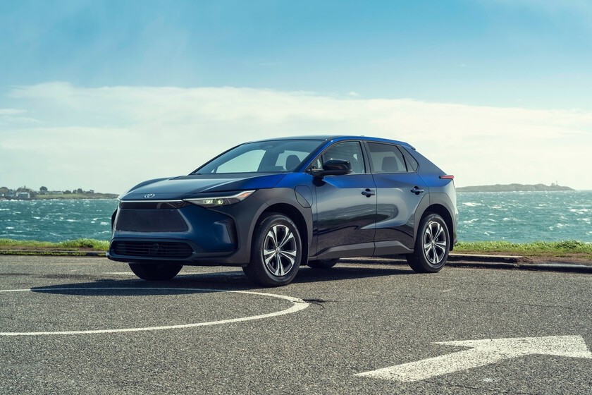 prefiere pagar a sus rivales antes que "desperdiciar" dinero en inversiones para el coche eléctrico